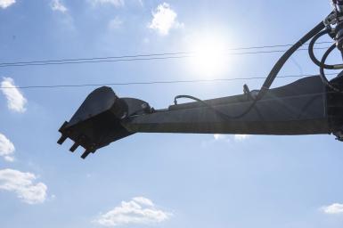 Дополнительное оборудование - METAL-FACH Экскаватор навесной поворотный для трактора