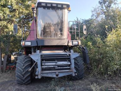 Зерноуборочные комбайны - БРЯНСКСЕЛЬМАШ КЗС-812-19