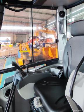 Экскаваторы - LONKING CDM6025 