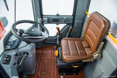 Фронтальные погрузчики - MOLOT 180 