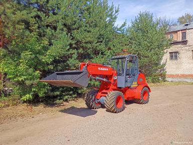 Телескопические погрузчики - POLAR BADGER WL50AT