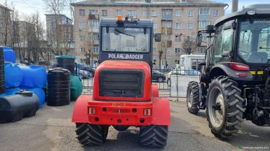 Колесные тракторы - POLAR BADGER Мини-погрузчик Polar Badger WL50A