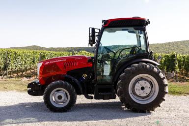 Колесные тракторы - MCCORMICK X4.080N