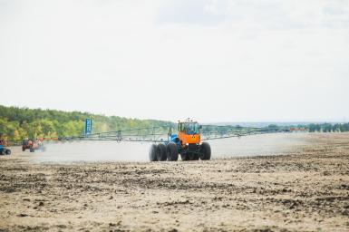 Опрыскиватели самоходные - ТУМАН Туман 1-М Штанговый опрыскиватель