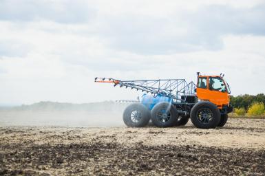 Опрыскиватели самоходные - ТУМАН Туман 1-М Штанговый опрыскиватель