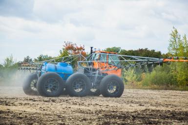 Опрыскиватели самоходные - ТУМАН Туман 1-М Штанговый опрыскиватель