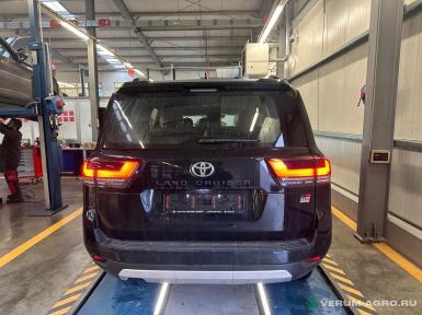 Легковой автотранспорт - TOYOTA Land Cruiser 300 GR Sport 5 seater