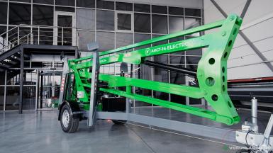 Подъемники - АИСТ 18 ЭЛЕКТРО Прицепной гидравлический подъемник