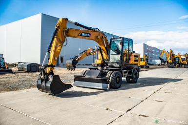 Экскаваторы - SANY SY165W Колесный экскаватор (c аутригерами)