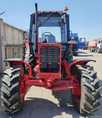 Колесные тракторы - ЧЛМЗ Машина дорожная на базе трактора Беларус 82.1  МД.05 с балочным мостом