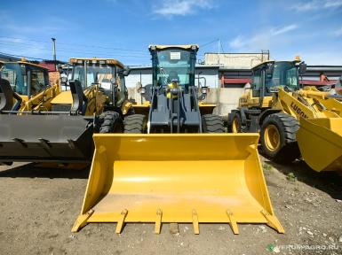 Фронтальные погрузчики - XCMG ZL30GV джойстик