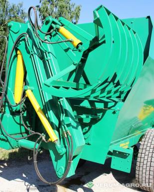 Кормораздатчики-смесители - БОБРУЙСКАГРОМАШ Кормораздатчик  РСК-12-3 с грейферным погрузчиком