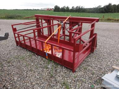 Прочее - POMI Захват-штабелер тюков сена и соломы