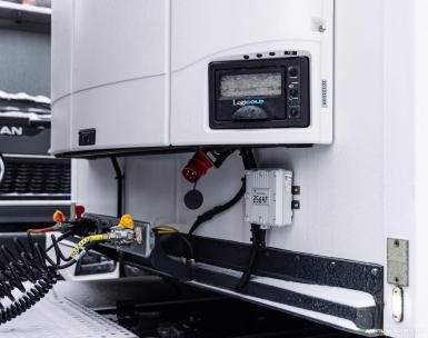 Грузовой автотранспорт - ТОНАР R3-13 (97861) с ХОУ Carrier Vector 1550 Рефрижераторный полуприцеп 