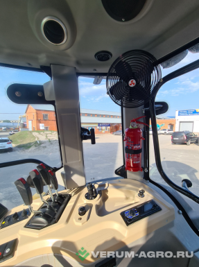 Колесные тракторы - БТЗ UMG T1804