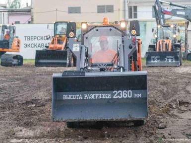 Мини-погрузчики - UMG Мини-погрузчик SL1000 