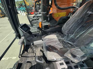 Экскаваторы - DEVELON DX300LC-7B Гусеничный