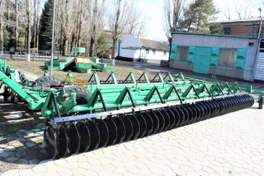 Бороны - ЮМЗ ГРУПП Лущильник дисковый гидрофицированный ЛДГ 12К