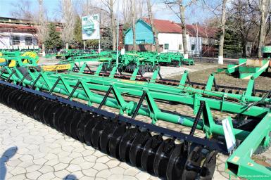 Бороны - ЮМЗ ГРУПП Лущильник дисковый гидрофицированный ЛДГ 12К