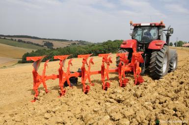 Плуги и глубокорыхлители - KUHN Multi-Master 123 