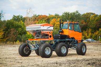 Опрыскиватели самоходные - ТУМАН Туман 1-М Разбрасыватель