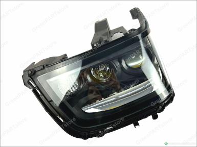 Запчасти - Фара правая John Deere