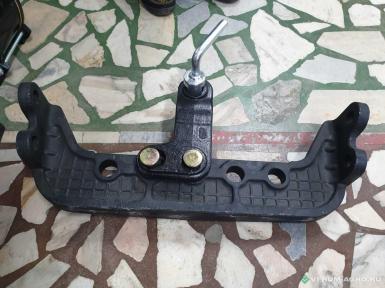 Запчасти - Поперечина 80-4605025 с вилкой в сборе