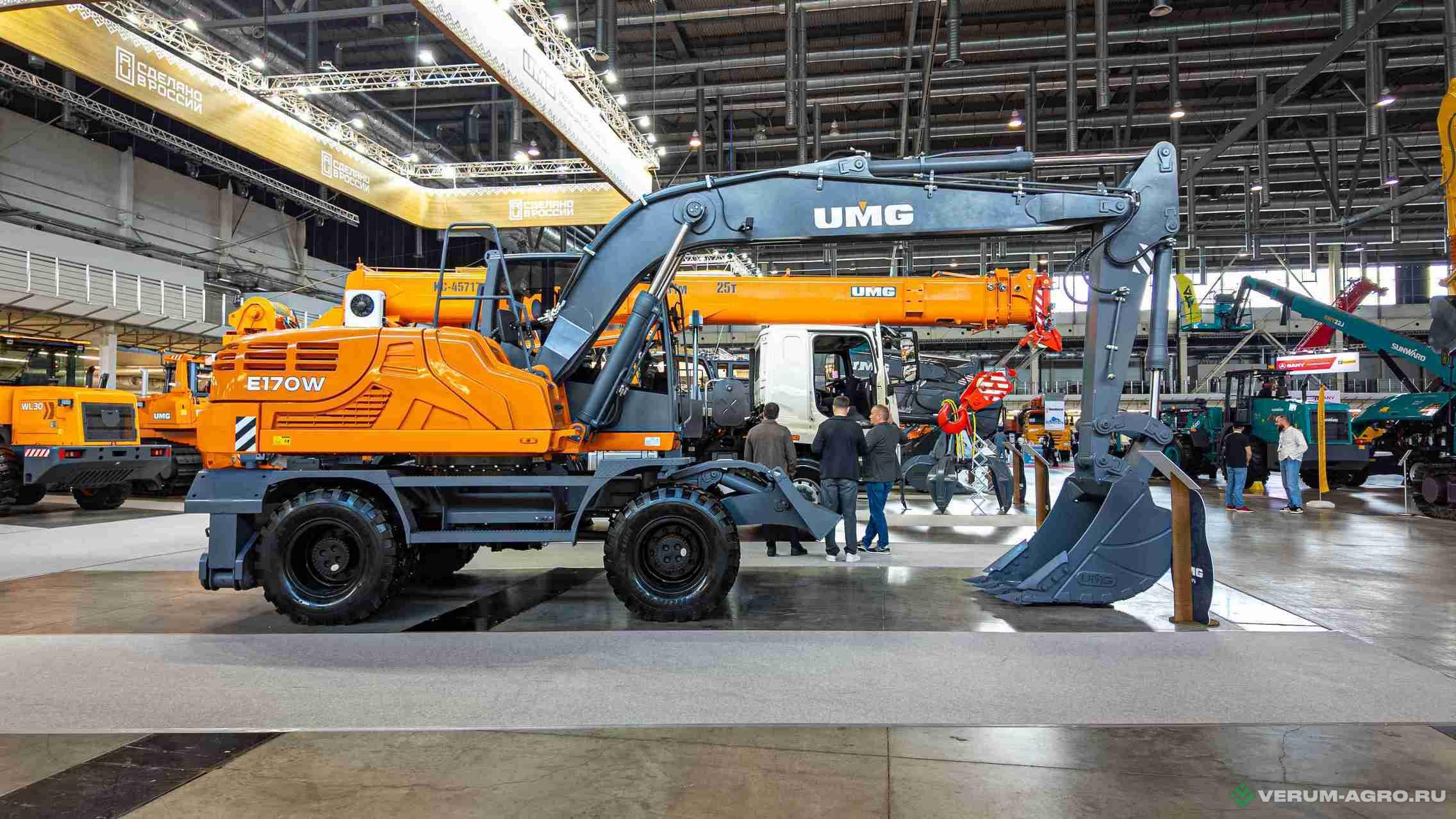 Экскаваторы - UMG Колесный экскаватор E170W 