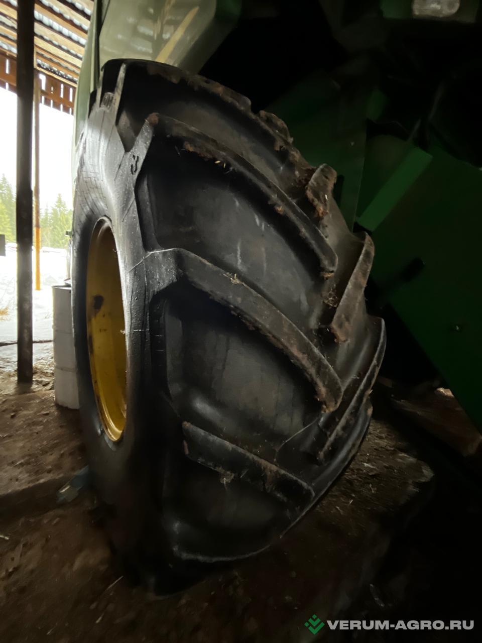 Зерноуборочные комбайны - JOHN DEERE W540 