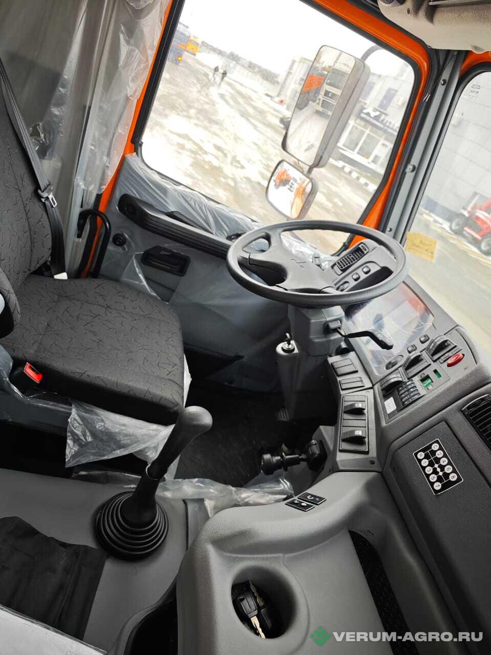 Грузовой автотранспорт - МАЗ Самосвал 4х2  555026-585-000 