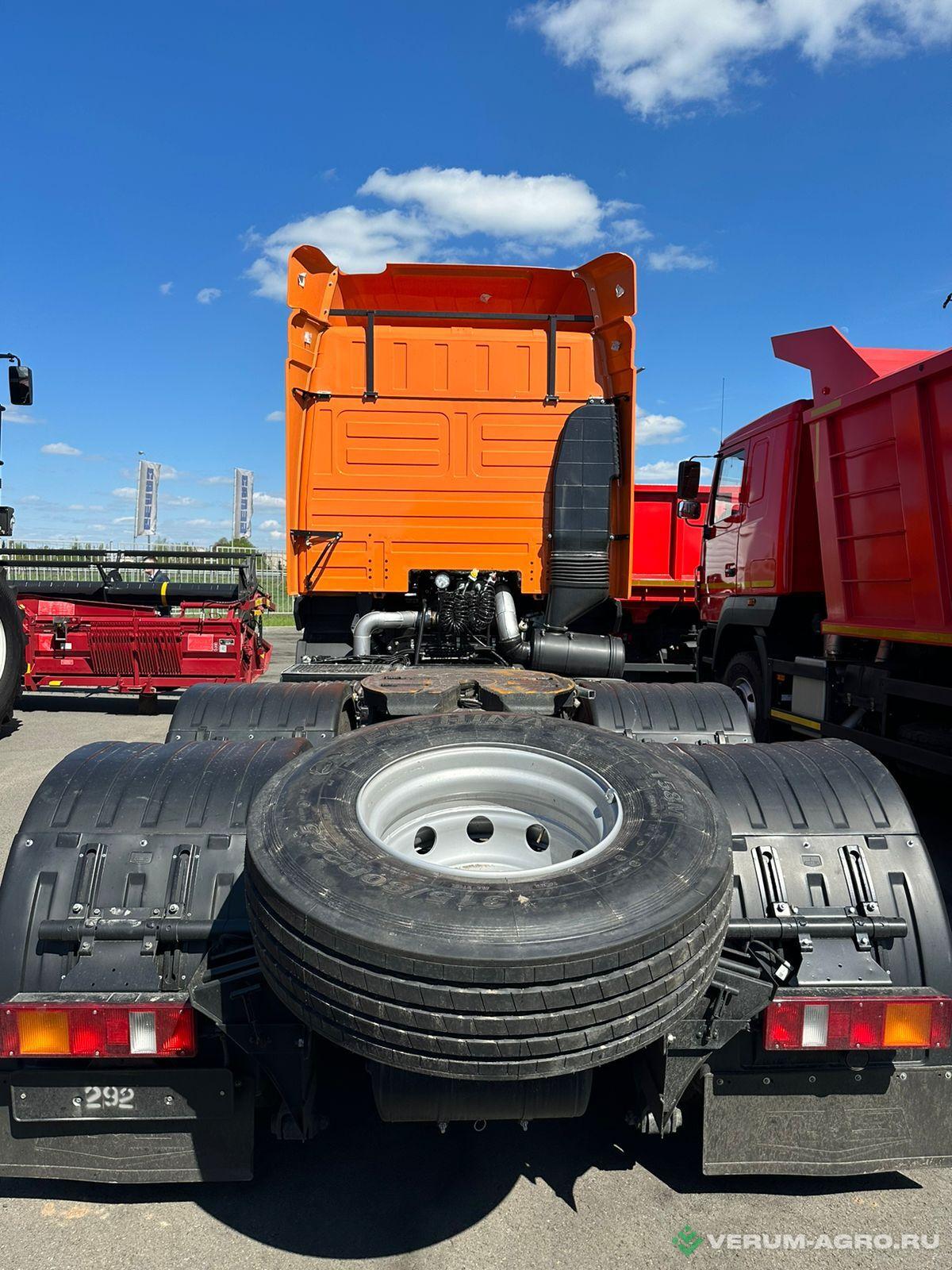Грузовой автотранспорт - МАЗ - 64А028-570-020 седельный тягач 6х4