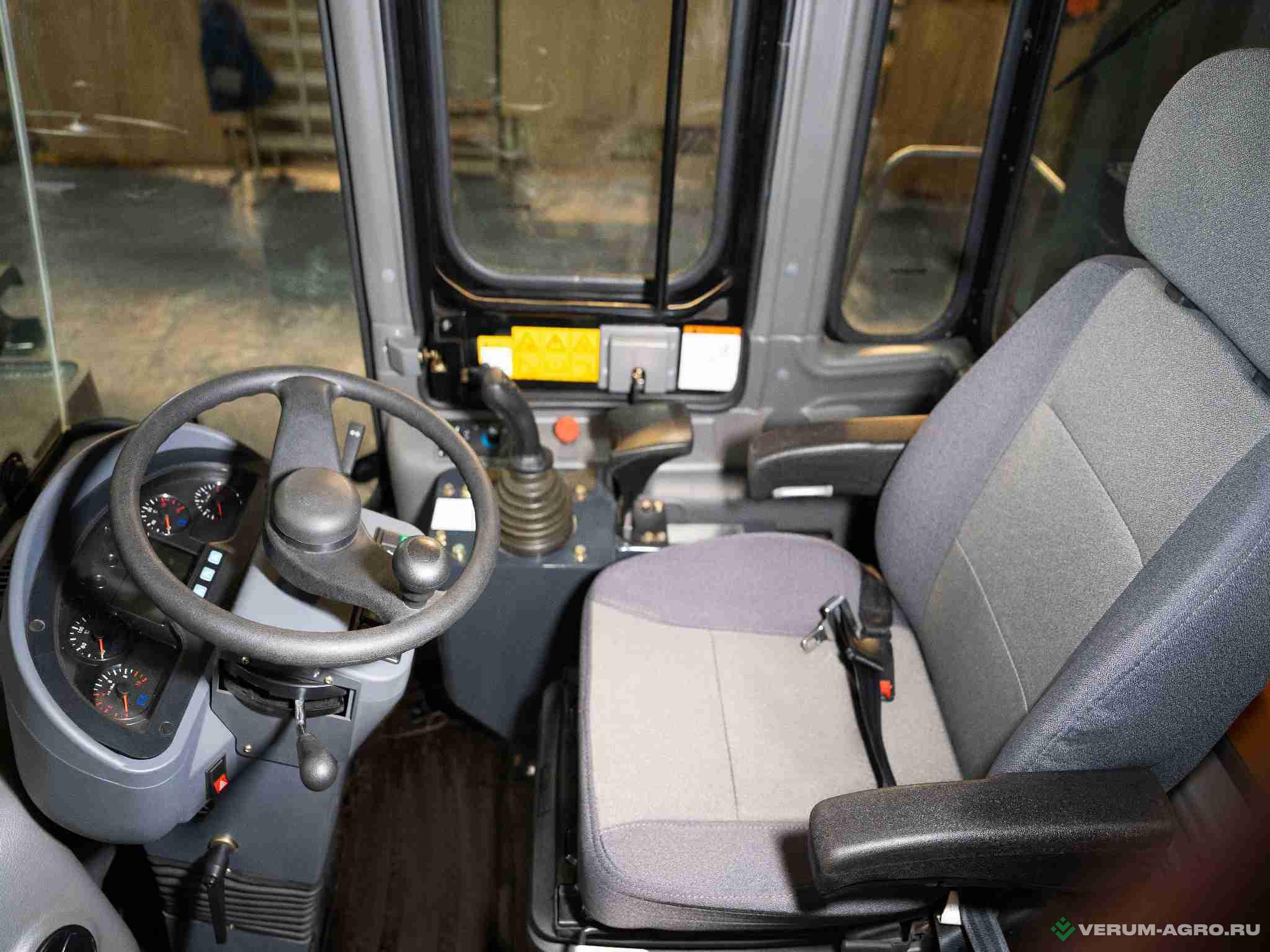 Фронтальные погрузчики - UMG Фронтальный погрузчик WL50 