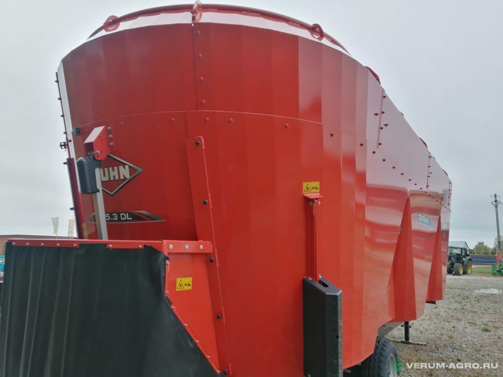 Кормораздатчики-смесители - KUHN смеситель раздатчик корма KUHN серии CENTRAMIX 45.3 DL   CENTRAMIX 45.3 DL 