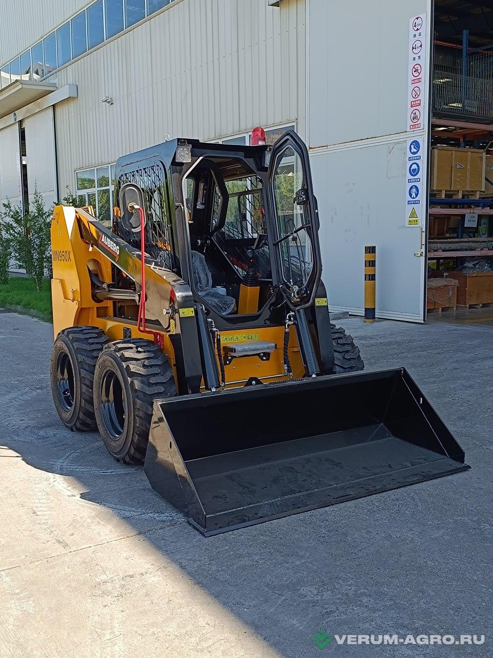 Мини-погрузчики - ZAUBERG Мини-погрузчик MN950X G4