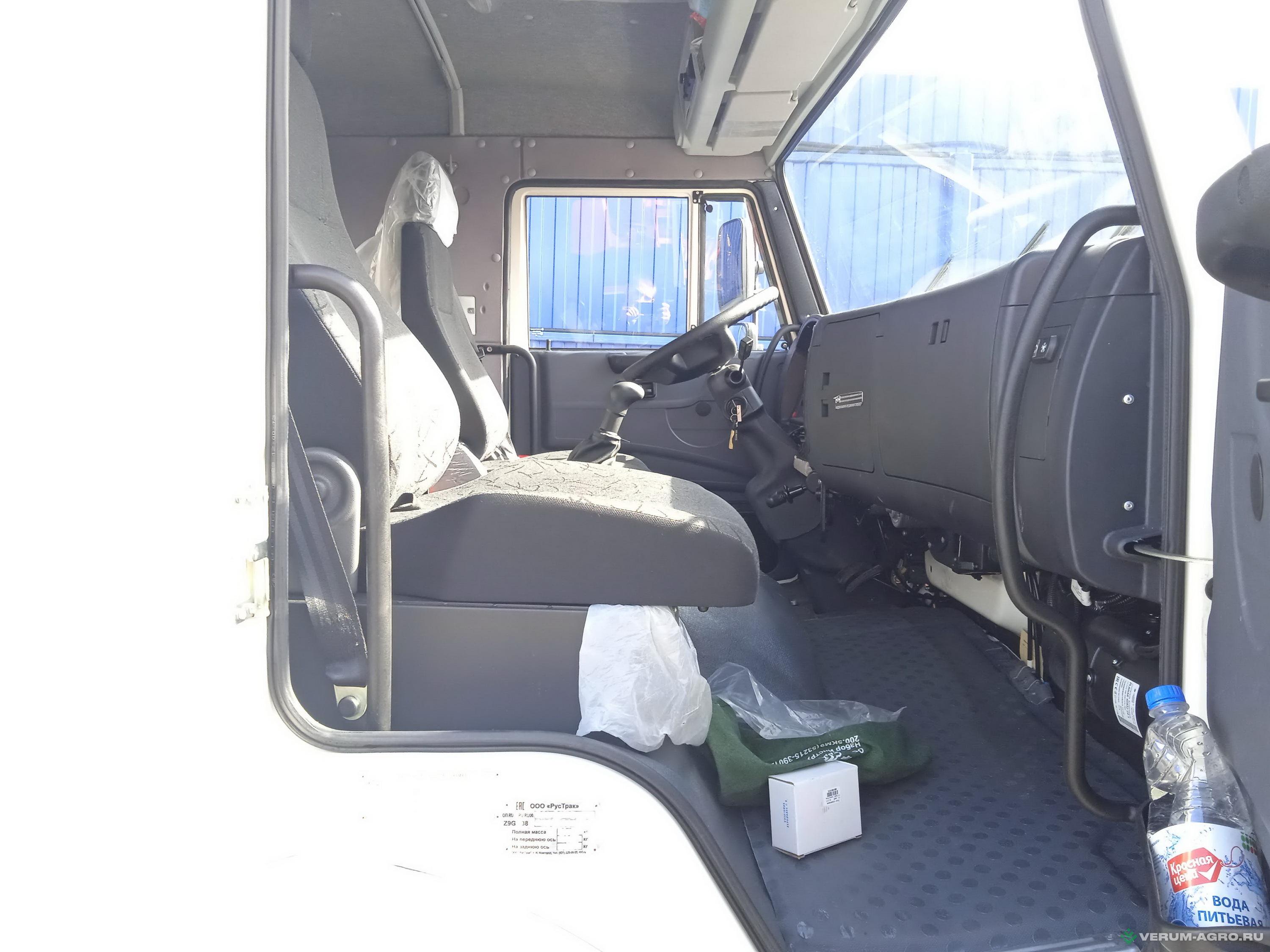 Грузовой автотранспорт - КАМАЗ 4308, шторнобортовой 7400 х 2450 х 2630 мм 
