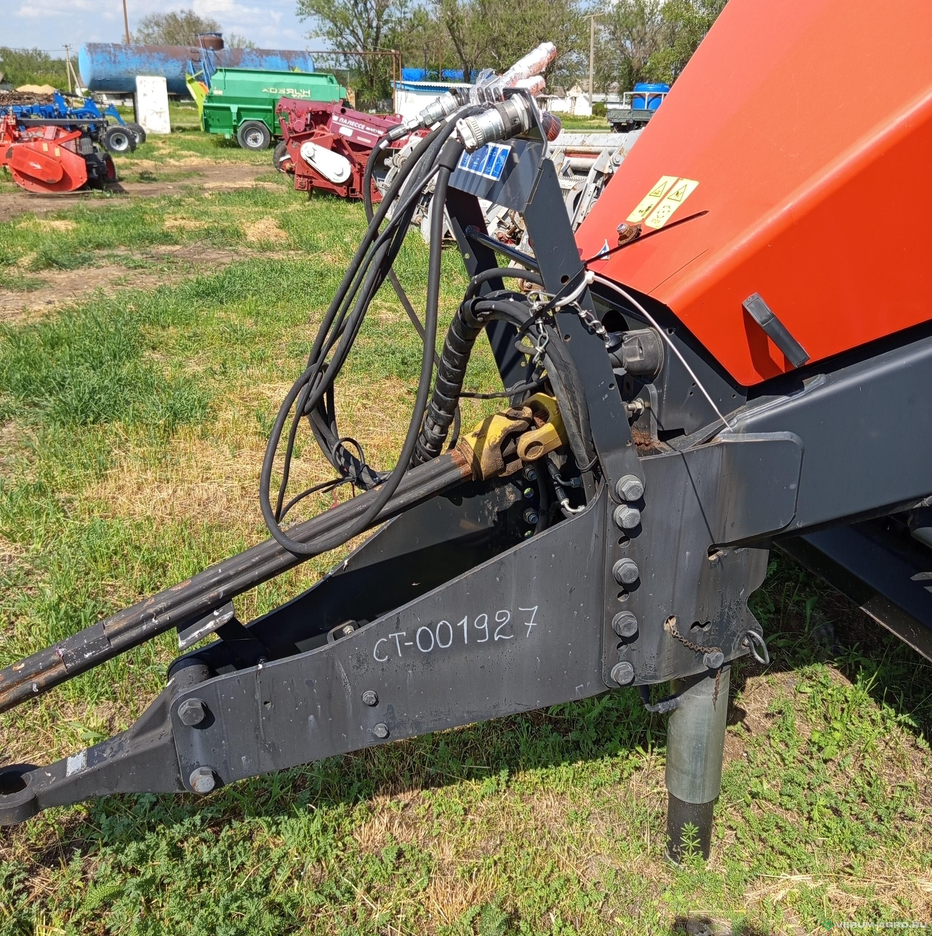 Пресс-подборщики - KUHN LSB 1270