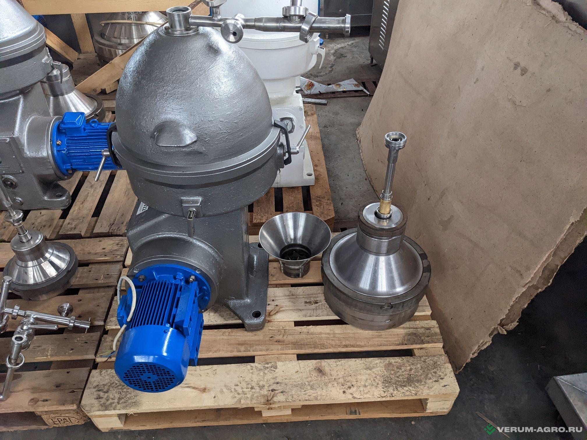 Оборудование для переработки и хранения молока - МОЛКОМ Сепаратор с нормализатором  Г9-ОСП-3 >