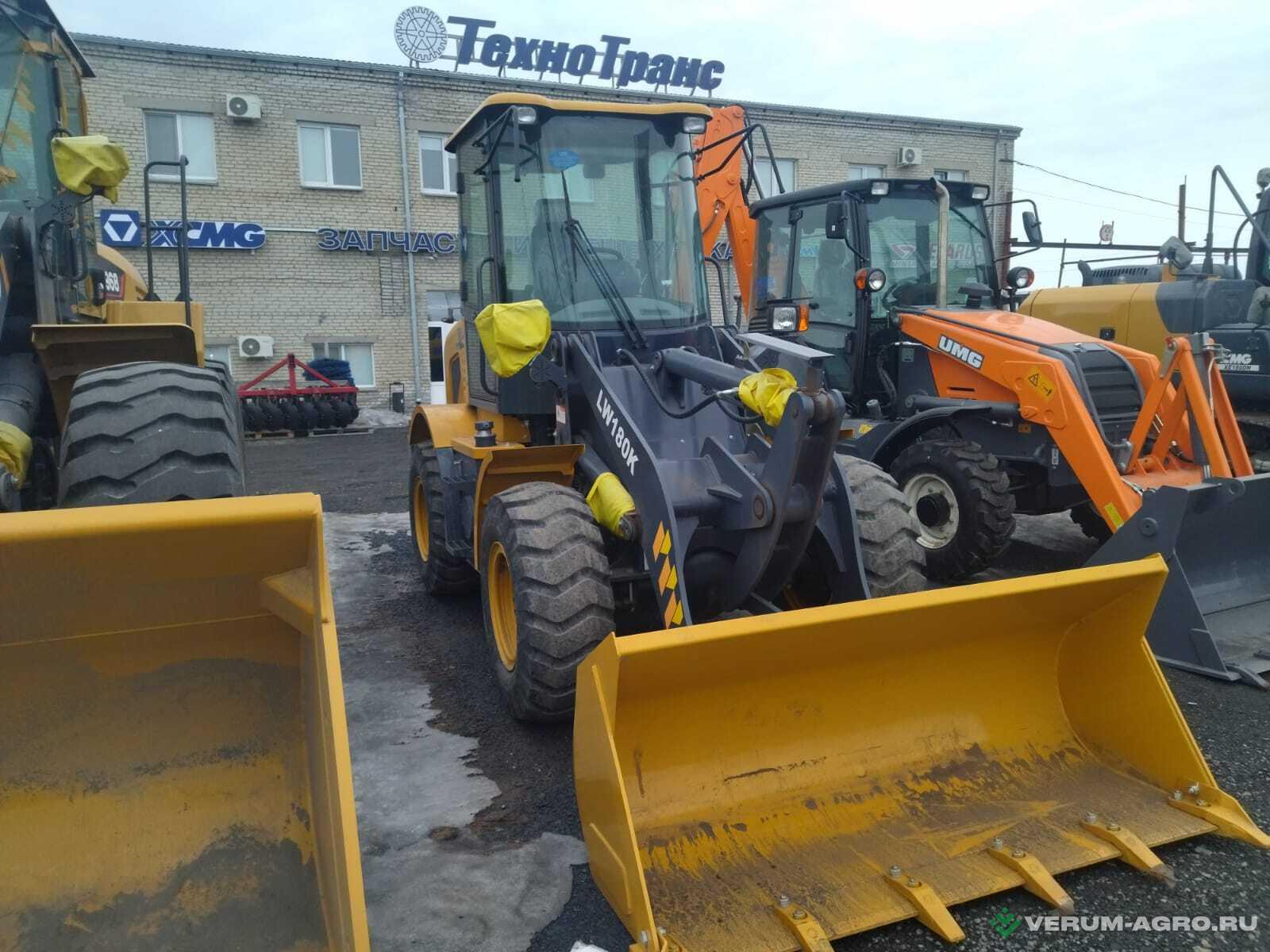 Фронтальные погрузчики - XCMG LW180K 
