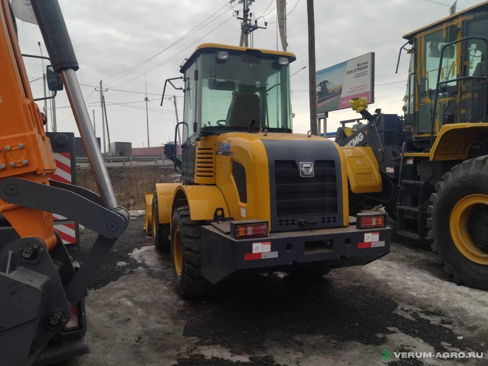 Фронтальные погрузчики - XCMG LW180K 