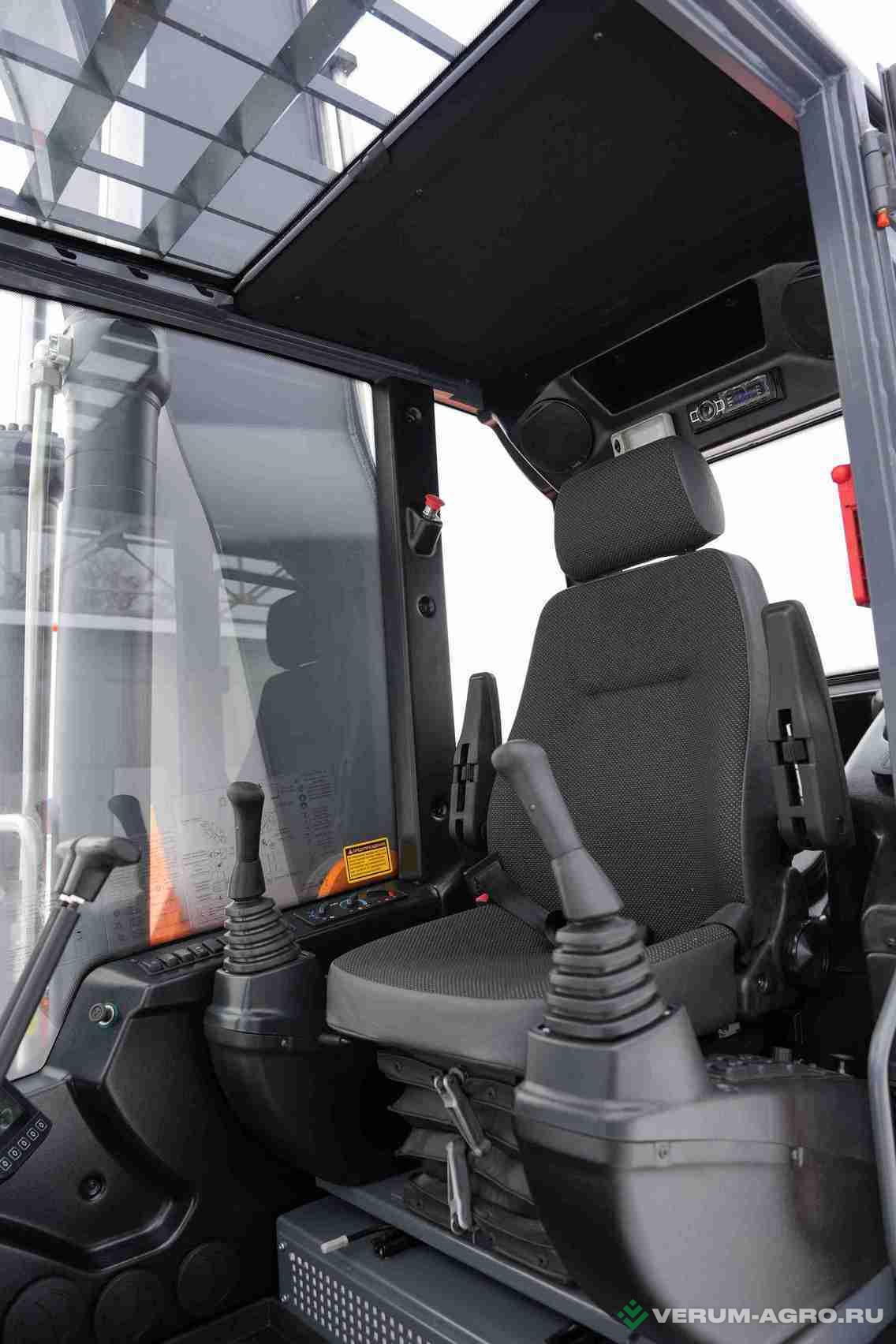 Экскаваторы - UMG Гусеничный экскаватор E245C 