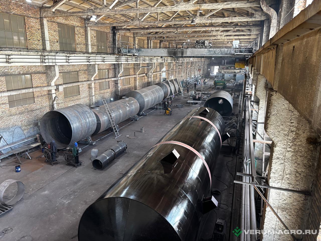 Резервуары - СПЕЦСТАЛЬ Резервуары стальные наземного и подземного типа. Под налив, для хранения СУГ. Объём от 5 до 200 м3.