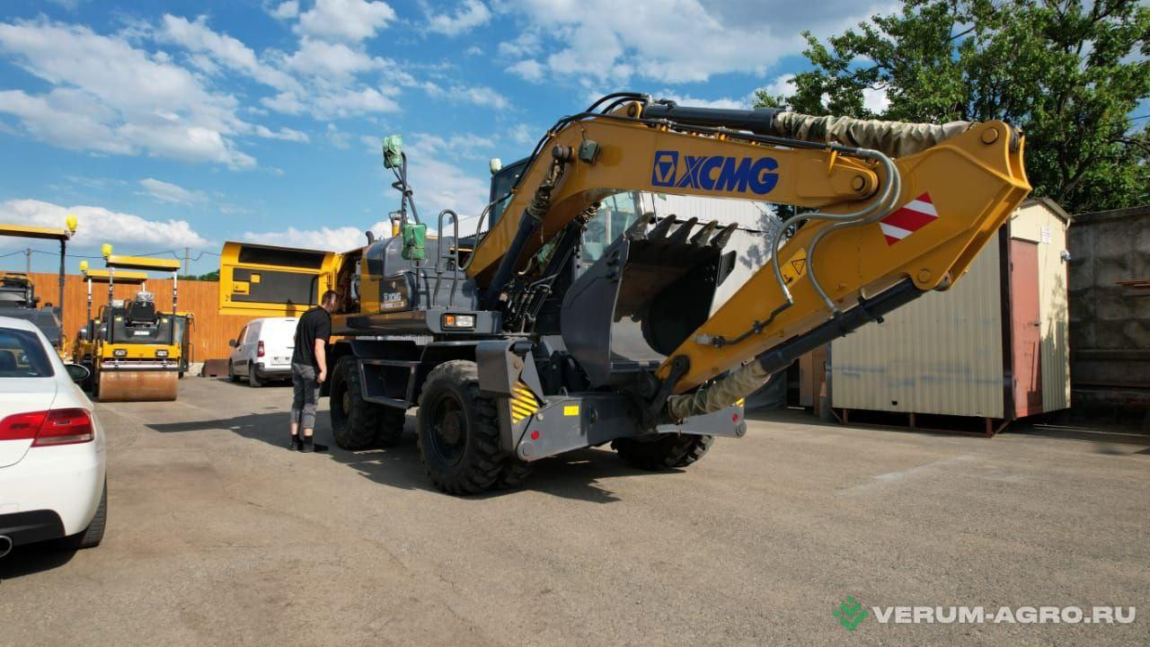 Экскаваторы - XCMG XE210WD 