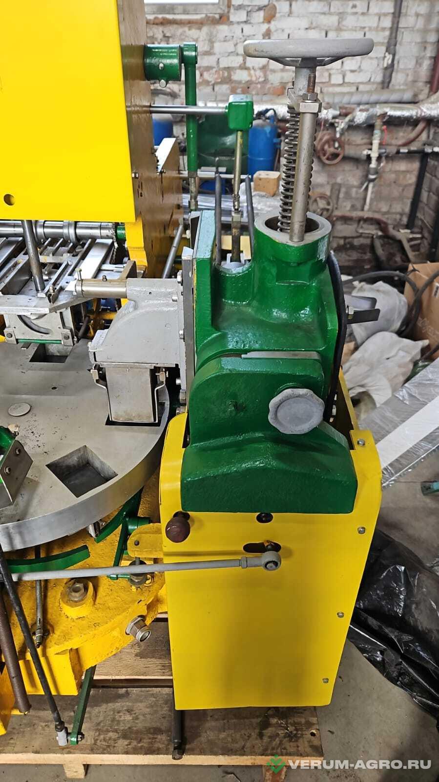 Оборудование для переработки и хранения молока - МОЛКОМ Автомат фасовки масла АРМ 200 гр. 