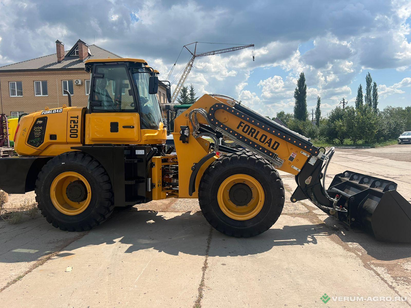 Телескопические погрузчики - FORLOAD T2500 