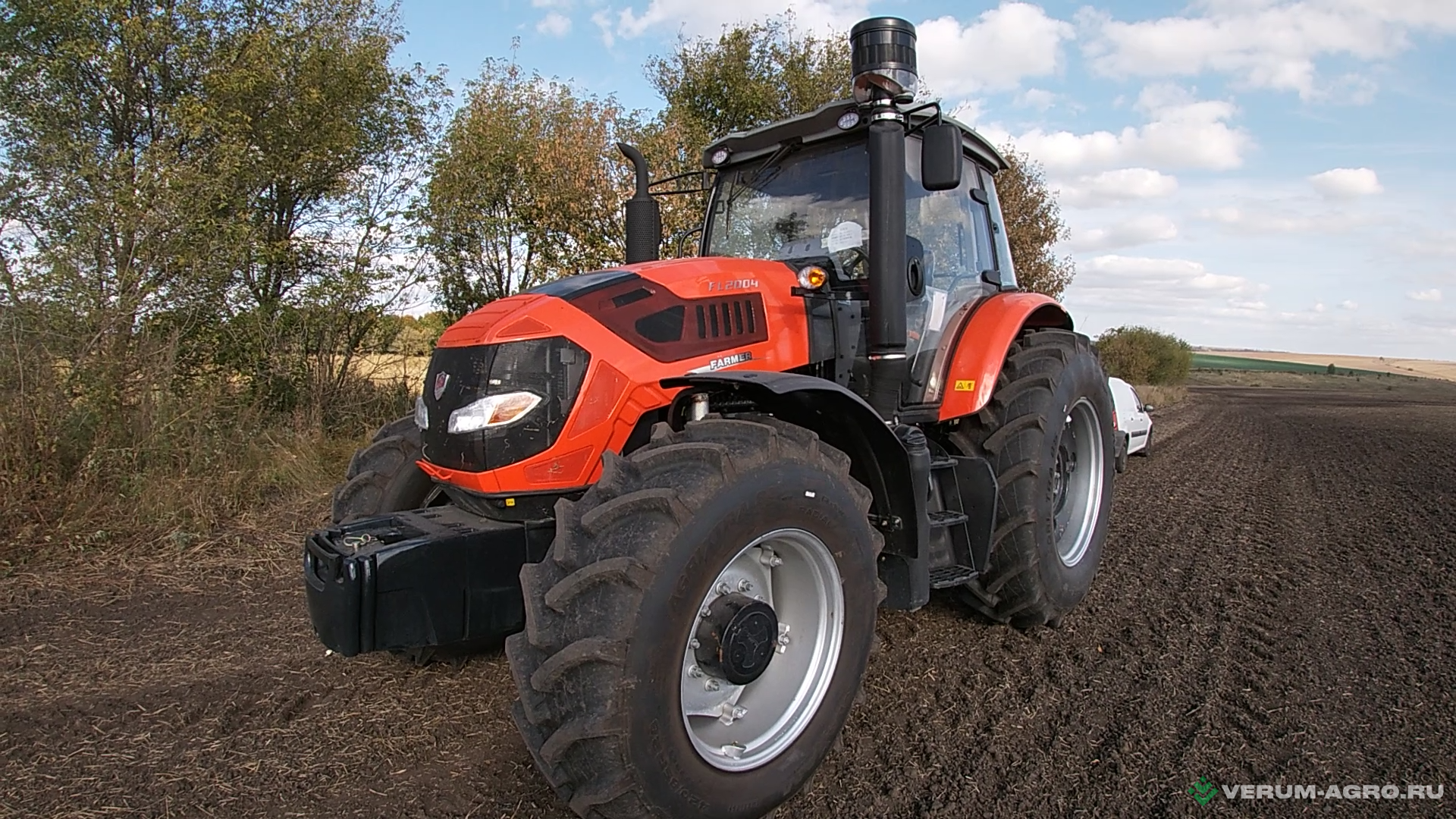 Колесные тракторы - FARMER FL2004 