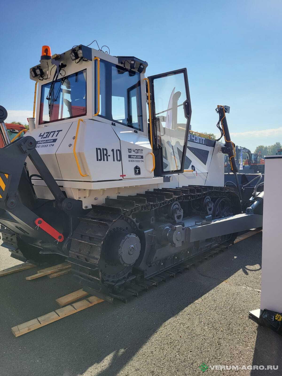 Бульдозеры - ЧЗПТ DR-10L.01 ГСТ болотоход