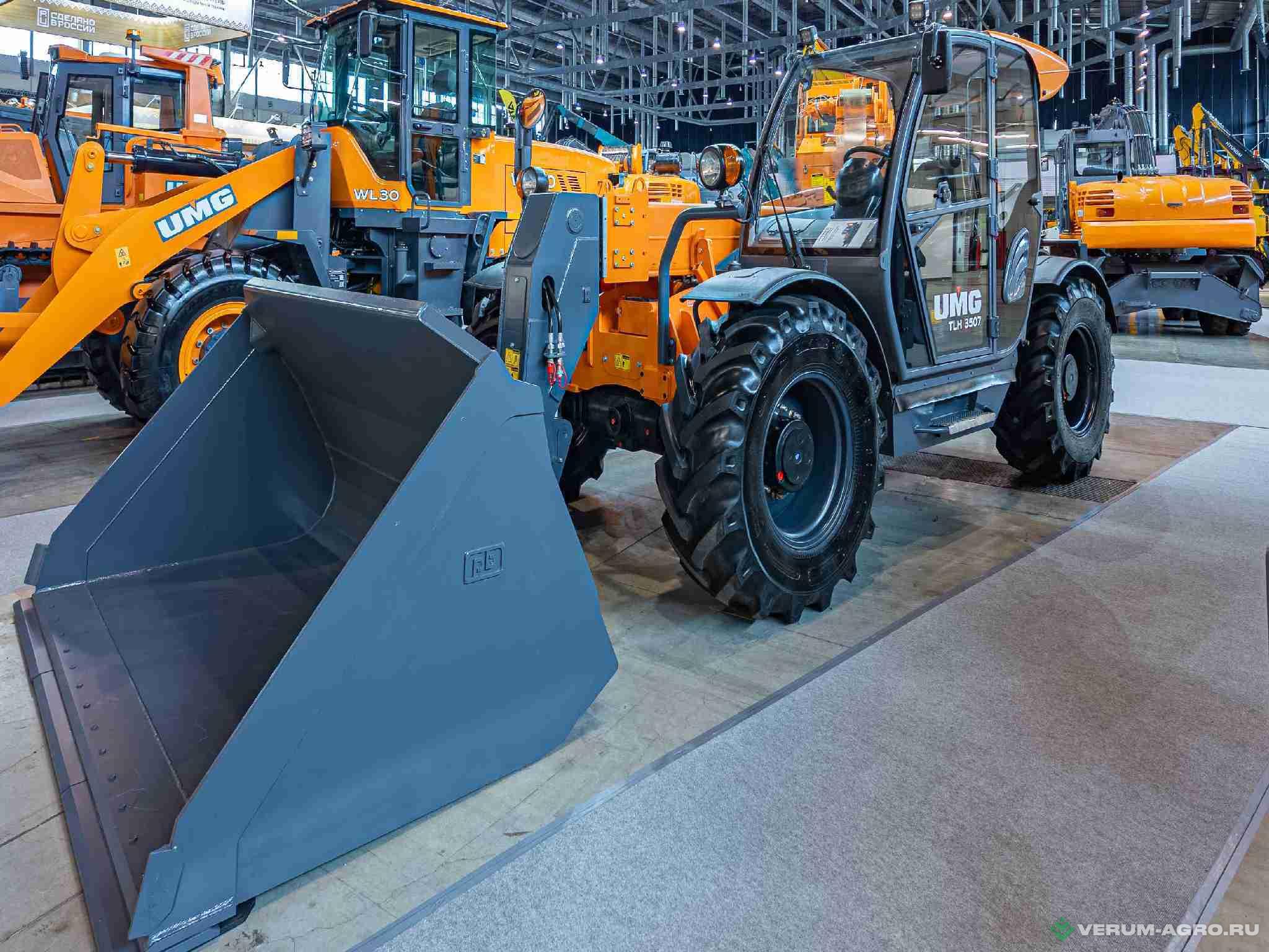 Телескопические погрузчики - UMG Телескопический погрузчик TLH-3507 CE 