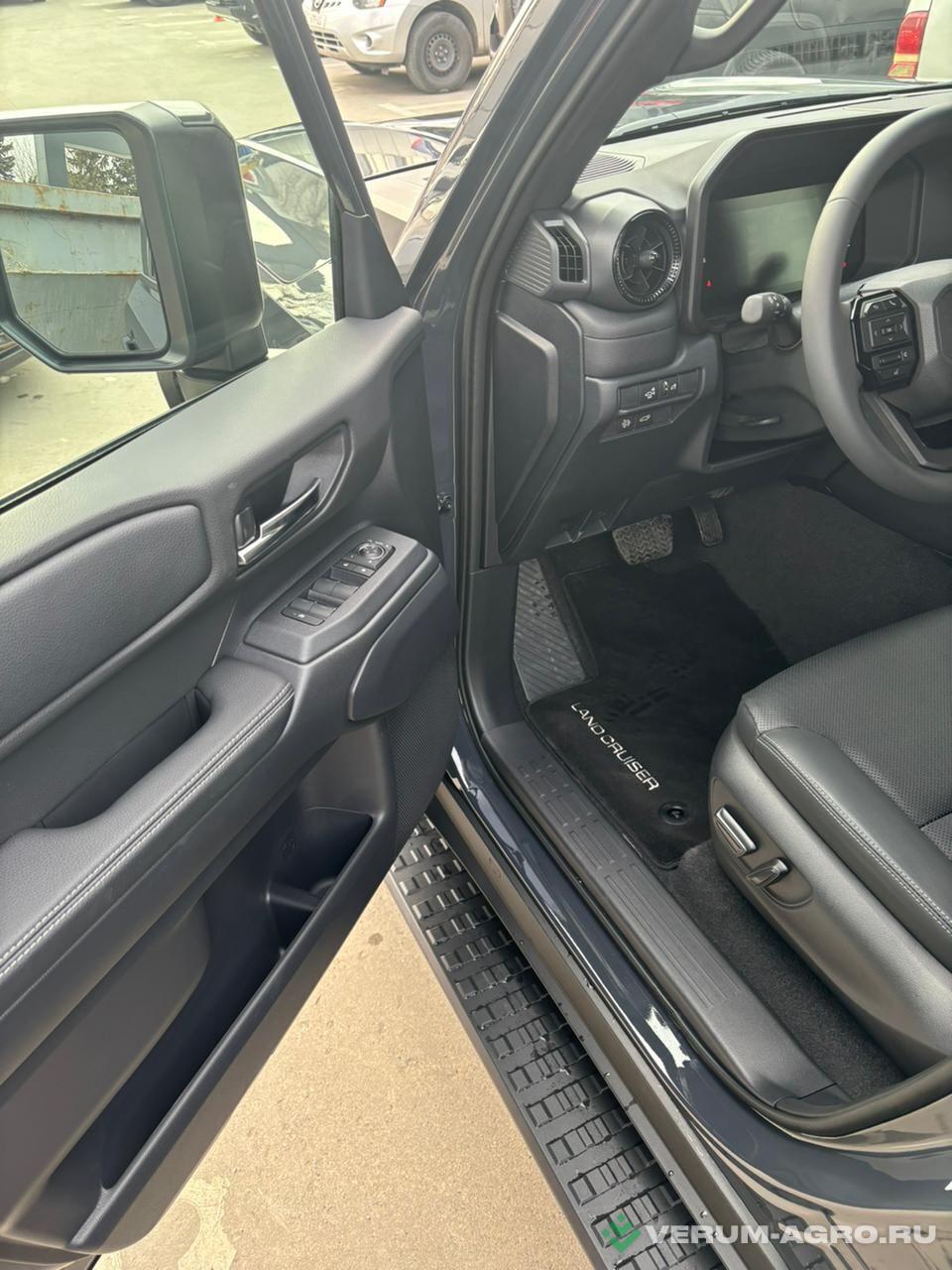 Легковой автотранспорт - TOYOTA PRADO TX-L