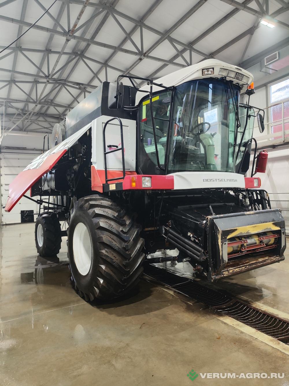 Зерноуборочные комбайны - РОСТСЕЛЬМАШ Acros 585 