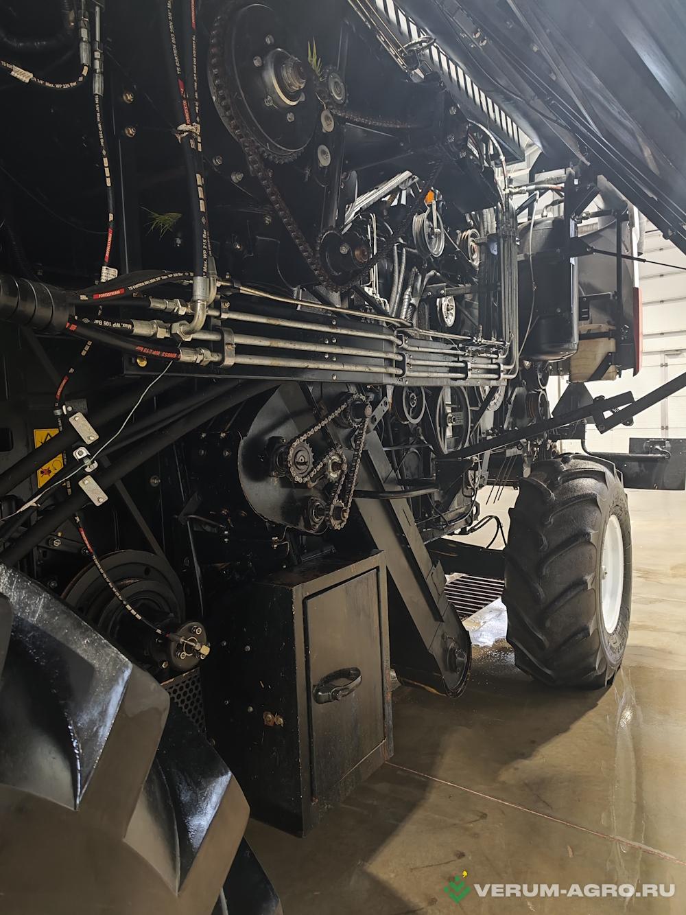 Зерноуборочные комбайны - РОСТСЕЛЬМАШ Acros 585 